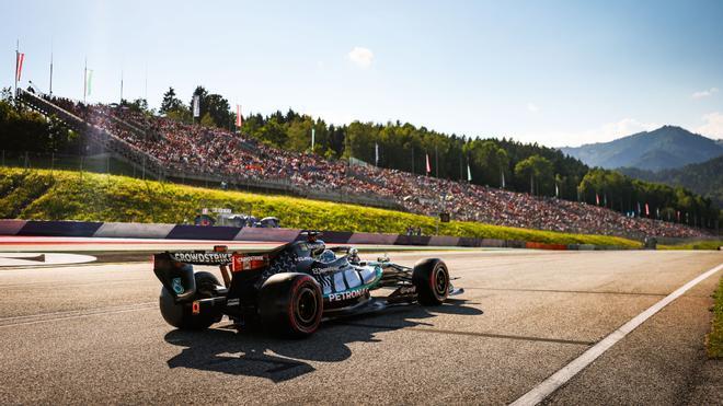 George Russell logra una 'pole' con suspense en Austria