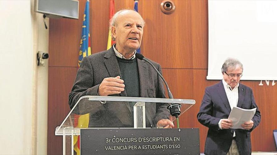 La AVL ve el fallo del TS «contrario a la normalización del valenciano»