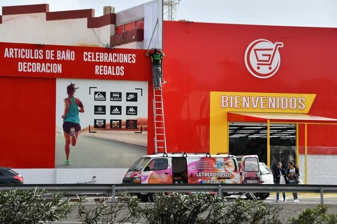 13/11/2019 TELDE. Antigua fábrica de Cocal, ahora Idea Market.  Fotógrafa: YAIZA SOCORRO.  | 13/11/2019 | Fotógrafo: Yaiza Socorro