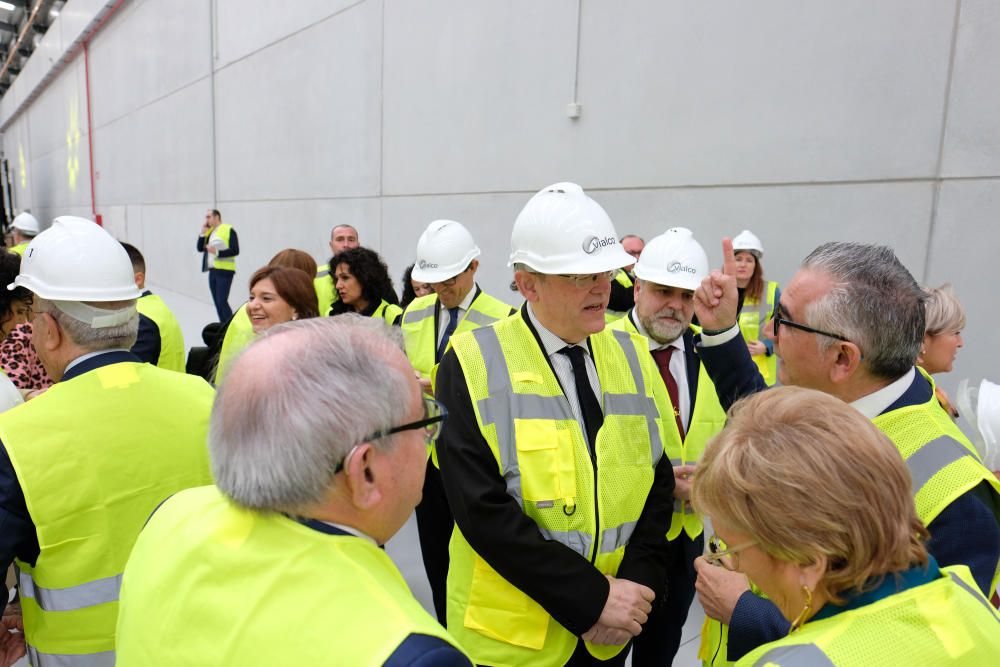 Ximo Puig inaugura la nueva fábrica de aluminio de Vialco en Villena