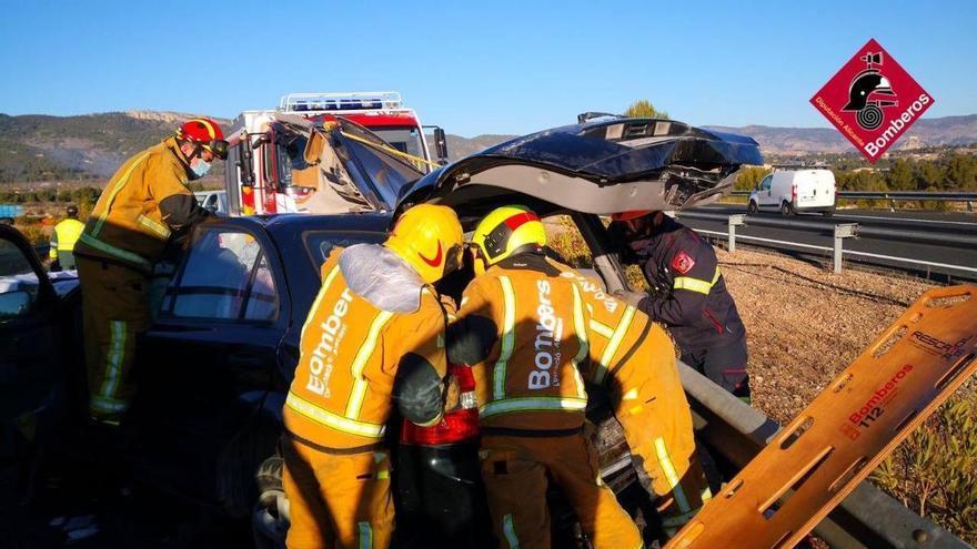 La Diputación y el Ayuntamiento de Alicante refuerzan la colaboración para optimizar los servicios de sus bomberos