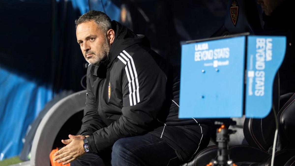 David Navarro, en el banquillo en el partido ante el Racing de Ferrol, en su único encuentro como míster del primer equipo.
