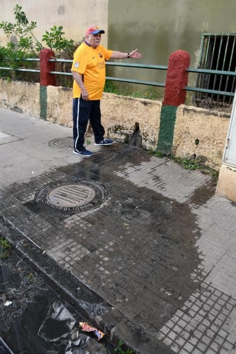 16/02/2019 TELDE. Escape de aguas residuales en Jinamar y mal estado de carreteras y edificios.   Fotografa: YAIZA SOCORRO.