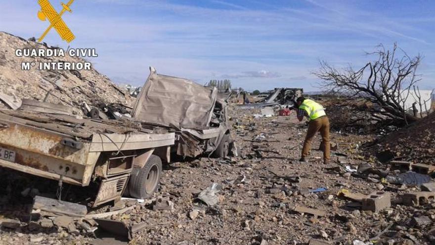 El material de la pirotécnica será explosionado o trasladado a Francia