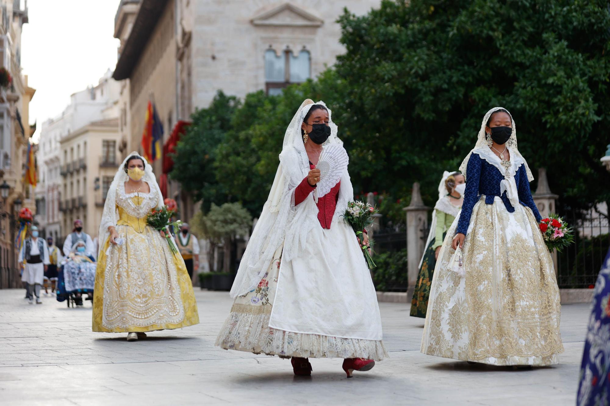 Búscate en el segundo día de Ofrenda por la calle Caballeros (entre las 18.00 y las 19.00 horas)