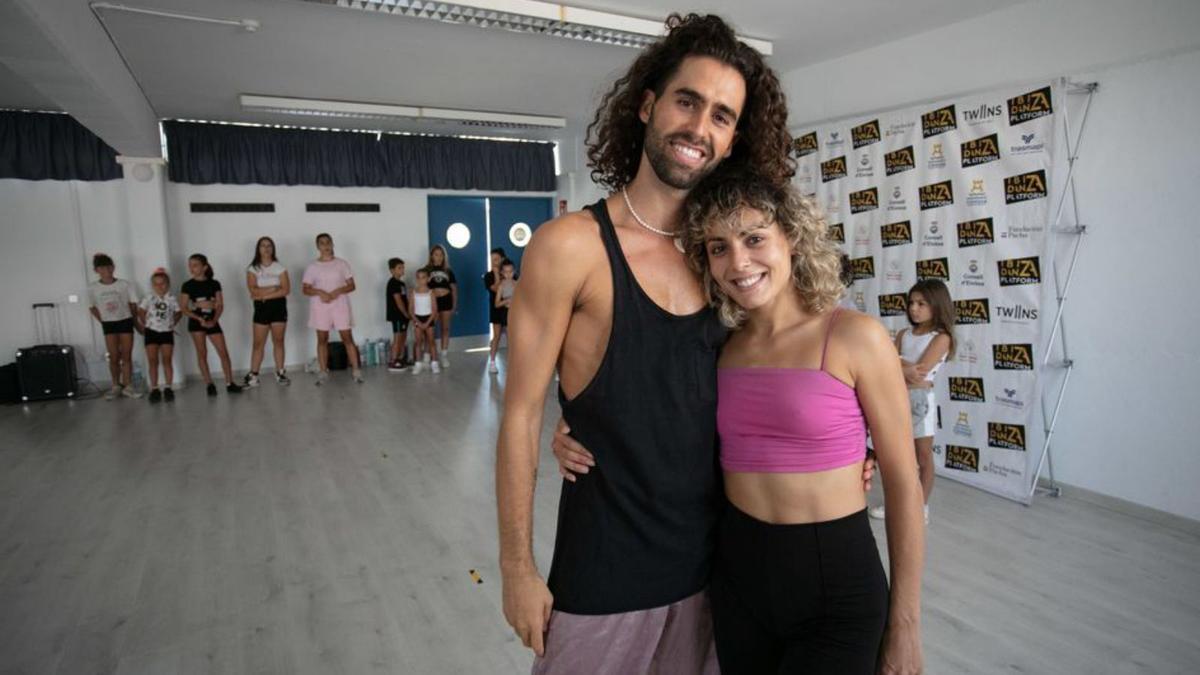  Los coreógrafos y bailarines José Valero y Lucía López, que ayer impartieron las clases magistrales júnior.