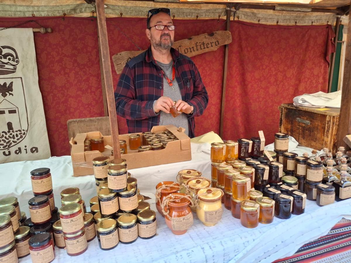 El artesano de l'Alcúdia de mieles, mermeladas o "arrop i talladetes"