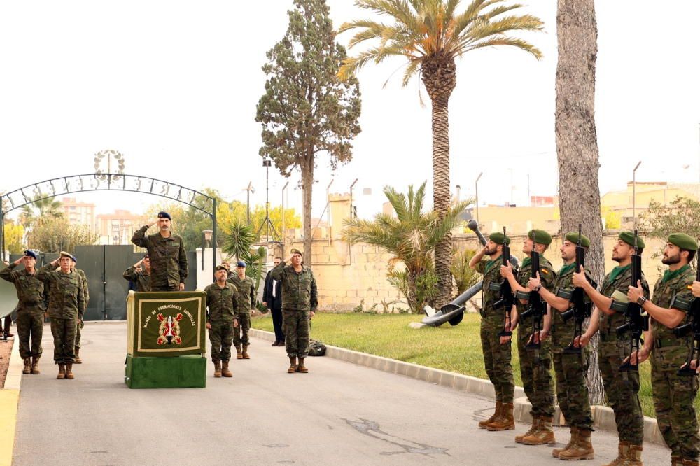 El Rey Felipe VI sigue desde Alicante varias maniobras del Mando de Operaciones Especiales