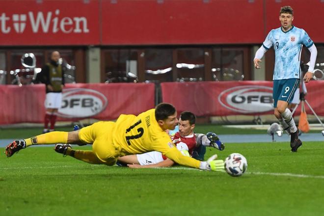 El portero austríaco Pavao Pervan durante el partido de la UEFA Nations League entre Austria y Noruega en Viena.