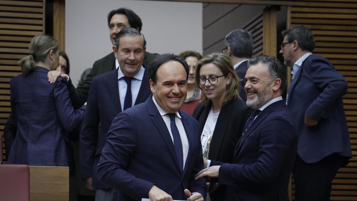 El debate de las viviendas protegidas de Alicante se enreda en las Cortes con el «y tú más»