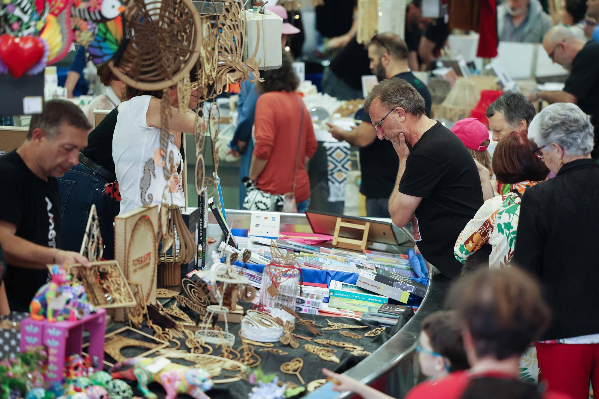 Celebración del Mercado de Arte en la plaza de abastos de O Calvario