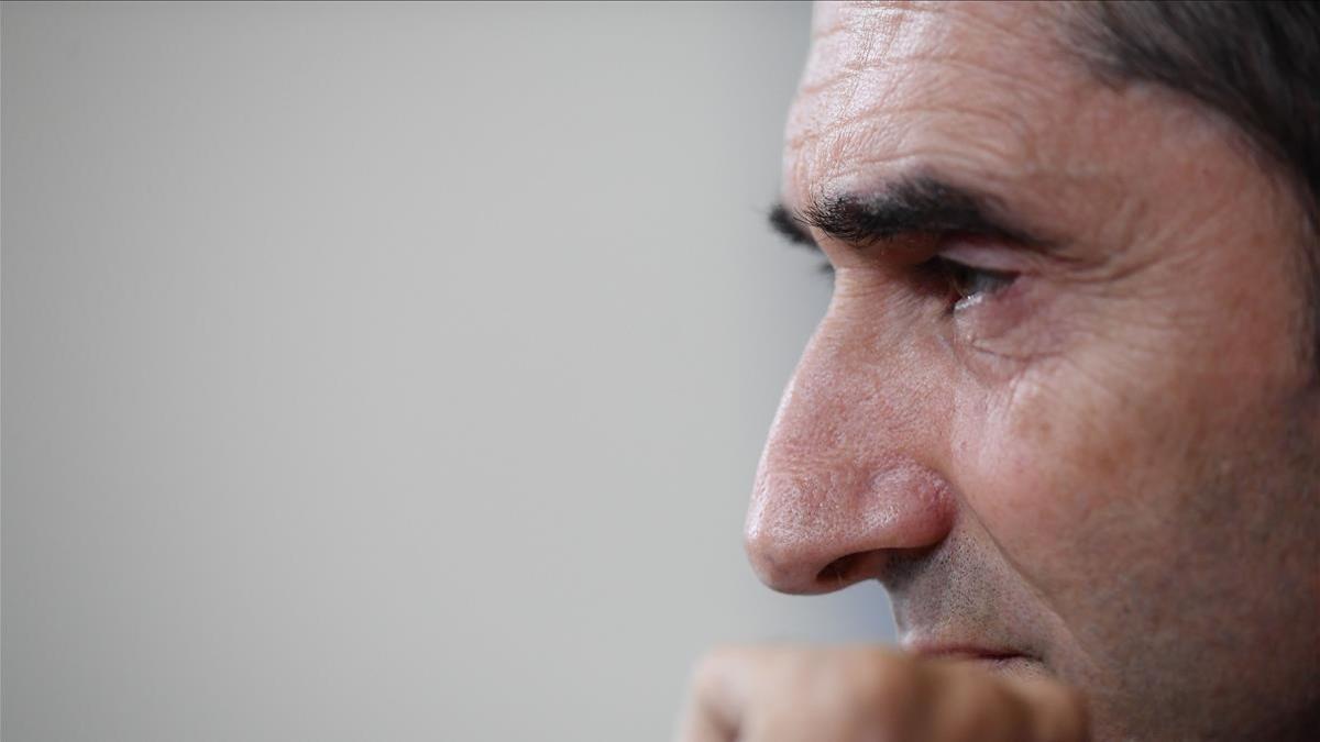 Valverde atiende a la prensa en el estadio de la Juventus.