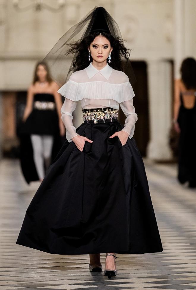 La magia del desfiel Chanel Métiers d'Art 2020/21 en cada uno de sus looks