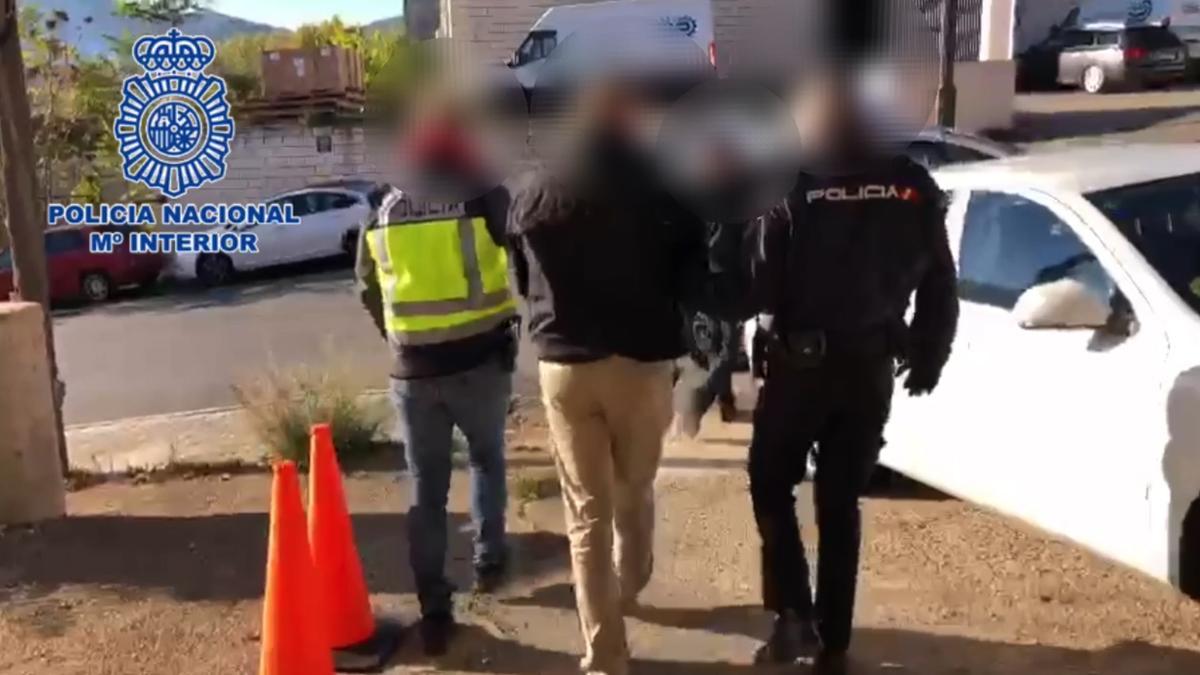 Empresario detenido en Alcoy que hacía trabajar a sus trabajadores todos los días en horario de mañana y tarde a cambio de 150 euros a la semana