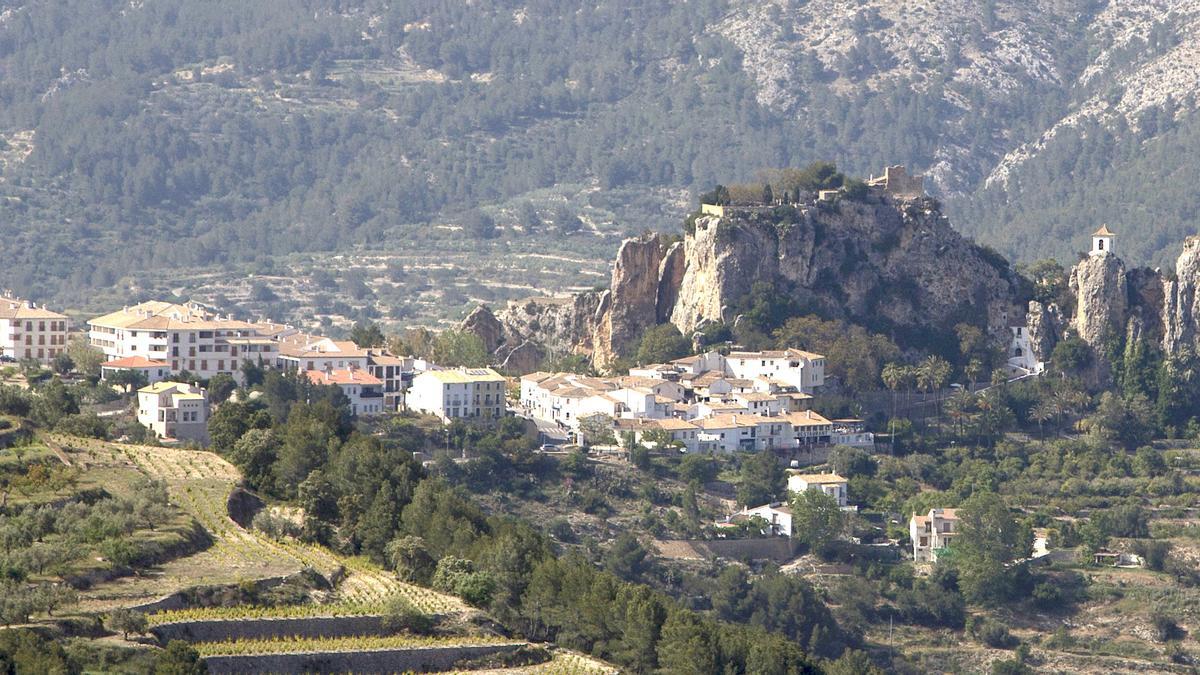 Vista de Guadalest desde la CV-70