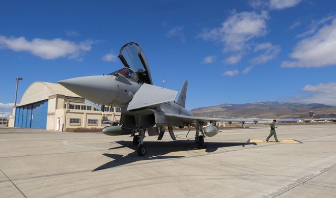 Llegada de los aviones Eurofighter a la Base Aérea de Gando, en Gran Canaria