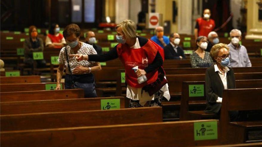 Las iglesias aragonesas aumentan su aforo ante el temor de la feligresía