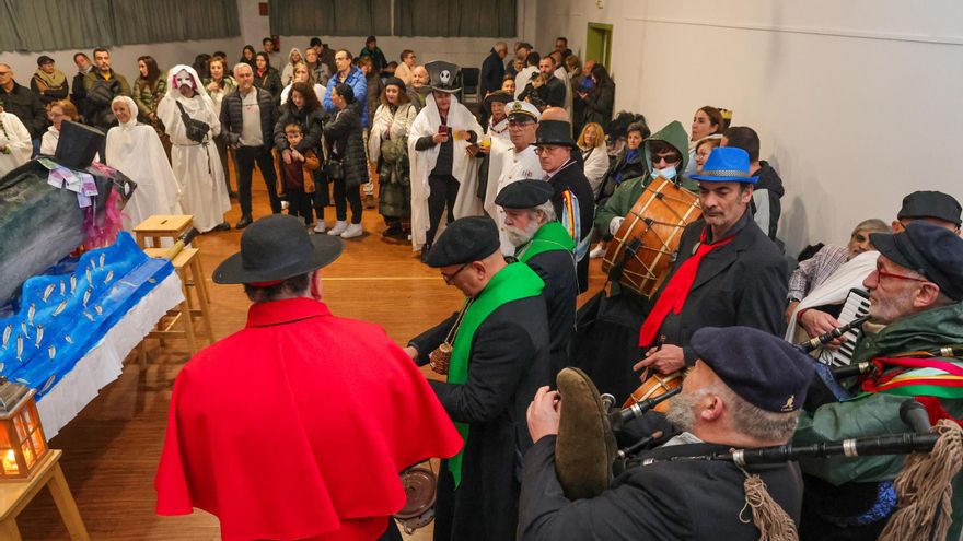 La lluvia se suma a las despedidas del Entroido en la comarca de O Salnés