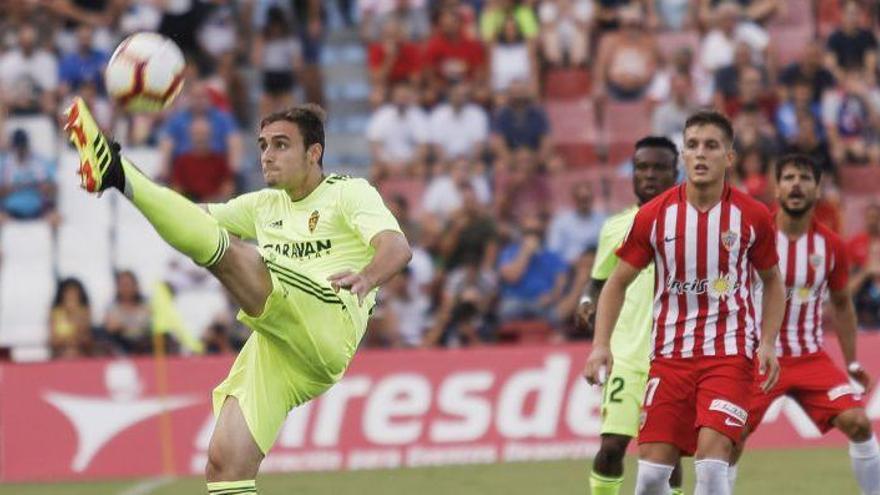 El Real Zaragoza se desinfla por completo y pierde su primer partido