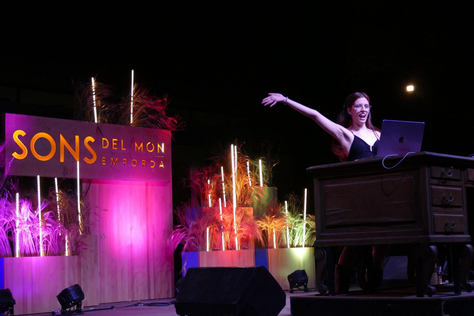 Roses es rendeix davant Rosario Flores a Sons del Món