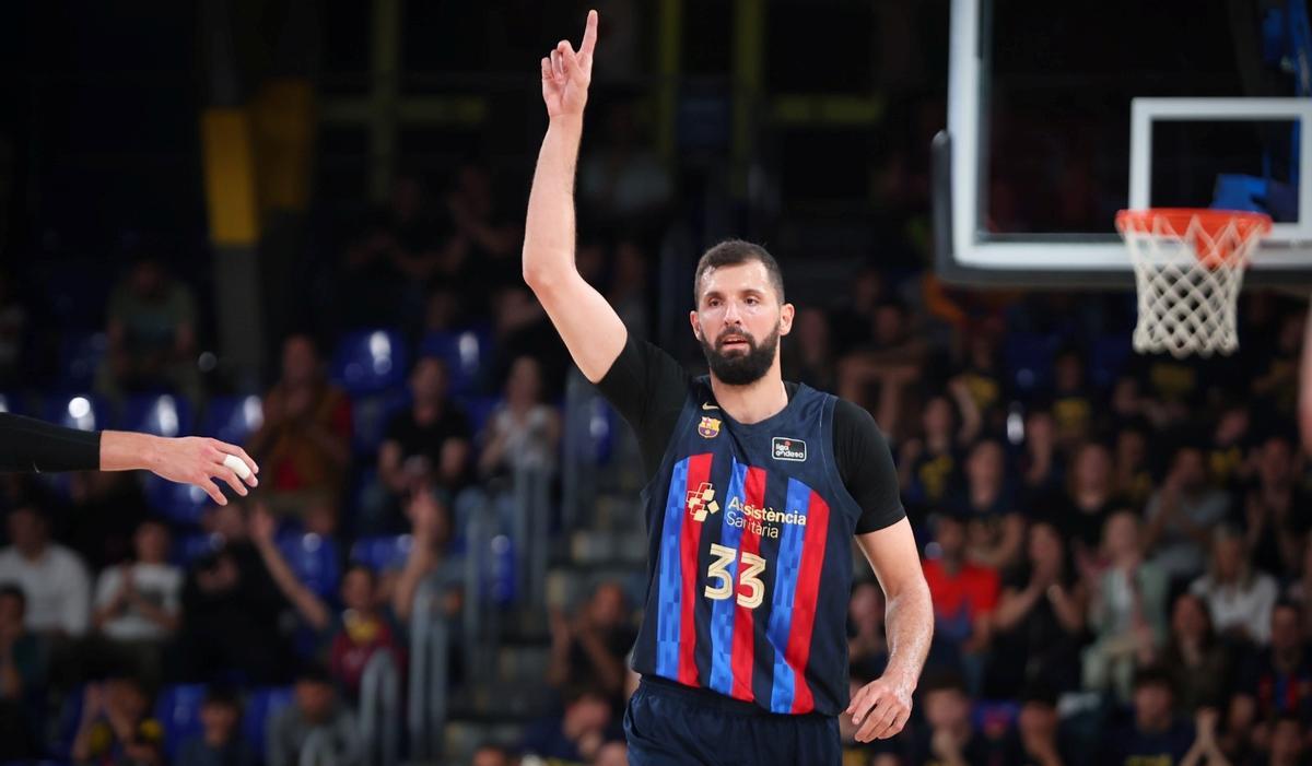 Mirotic celebra un triple ante el UCAM Murcia