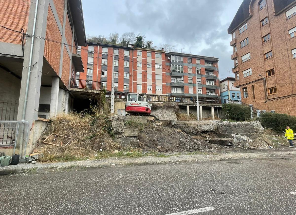 Las obras, desde la calle de la Estación.