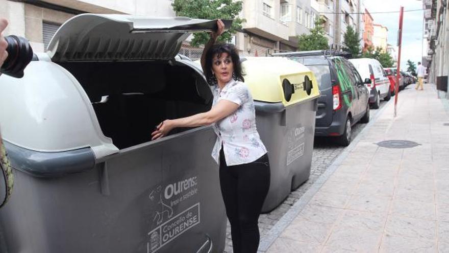 Bebé hallado en un contenedor en Ourense | "Cogí al bebé y lo abrigué con una gabardina"