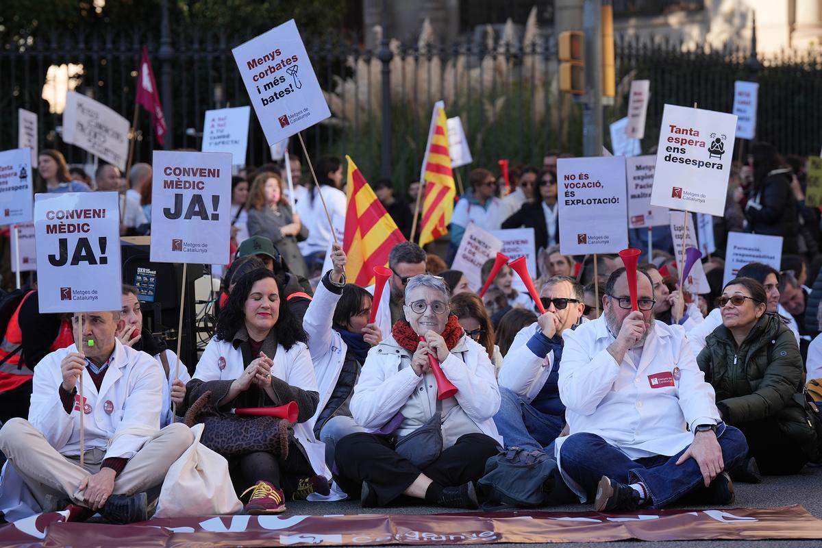Nuevo día de protesta de los médicos en Barcelona