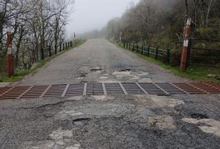 Una carretera "fantasma": Las calzadas de acceso a la estación invernal de Pajares no tienen dueño