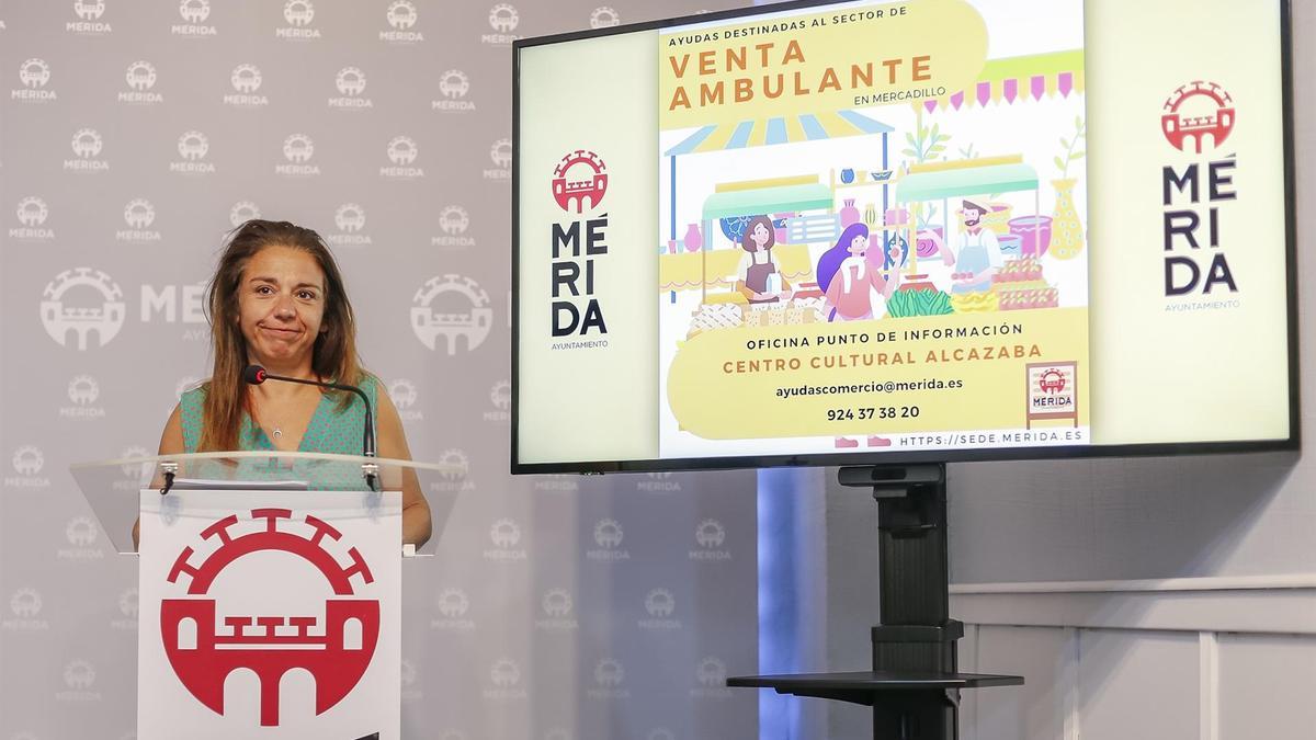 Fernández, ayer, durante la presentación de la línea de ayudas.