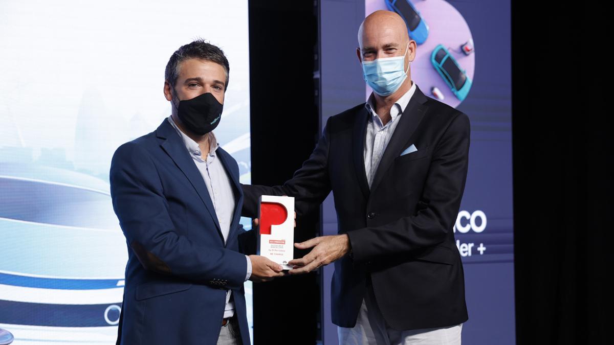 Moisés Barea (Wallbox) recoge el Premio Automobile Barcelona by El Periódico