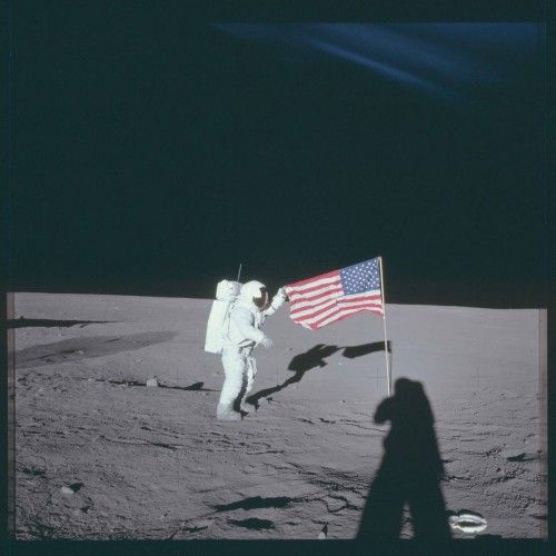 La NASA ha hecho públicas fotografías no vistas de su archivo que muestran los viajes de las expediciones del Apolo XI y el Apolo XII en 1969. Entre las imágenes, el recorrido de Armstrong y Aldrin por la superficie de la Luna.