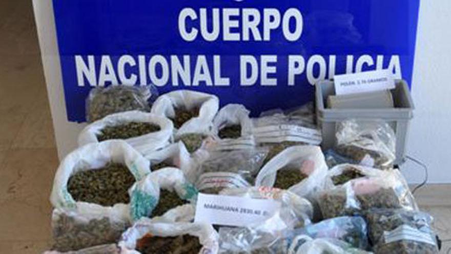 Tres detenidos en Dénia por usar un club de cannabis para traficar con drogas