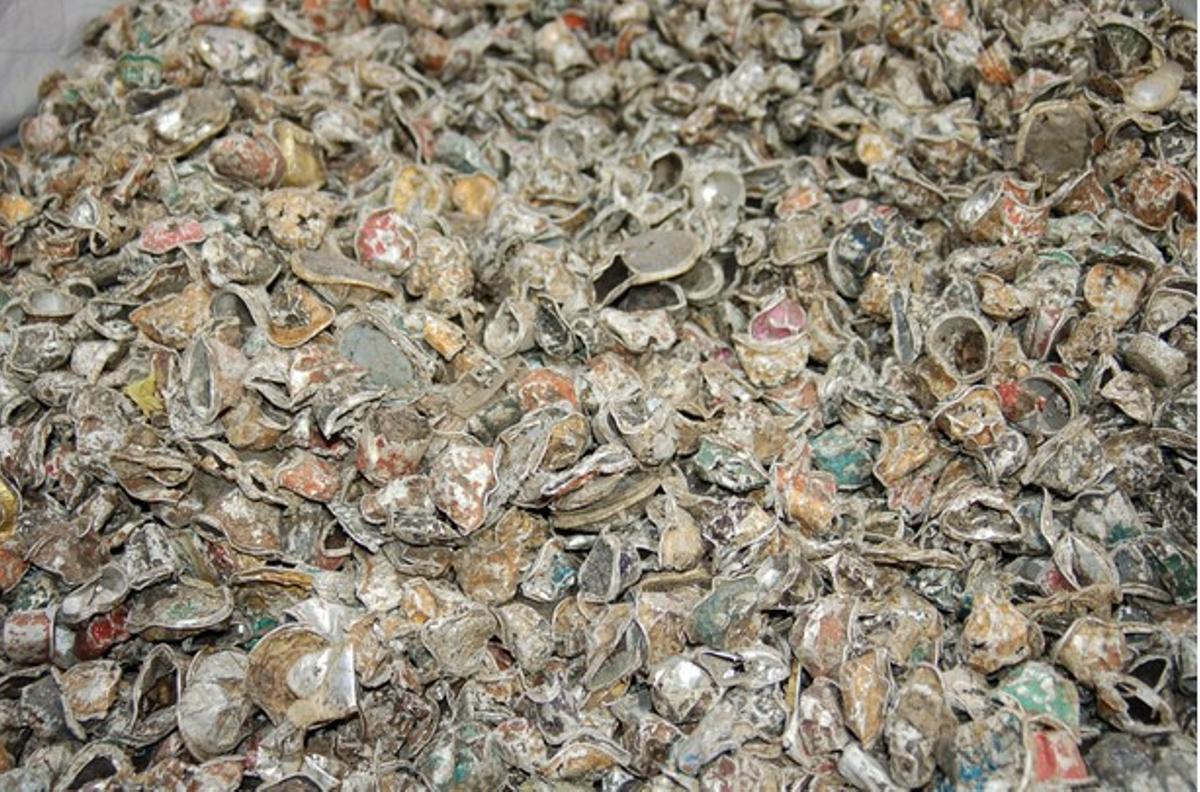 De las cápsulas de café se pueden reciclar el aluminio, el plástico y los posos de café.