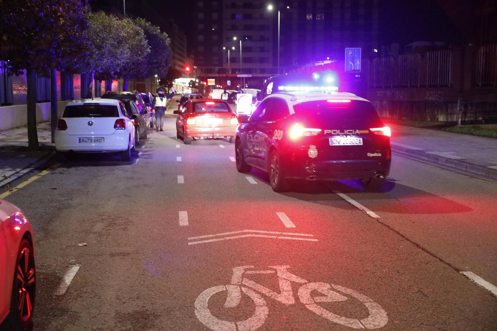 Así vigila la Policía Nacional las zonas de ocio nocturno en Gijón (en imágenes)