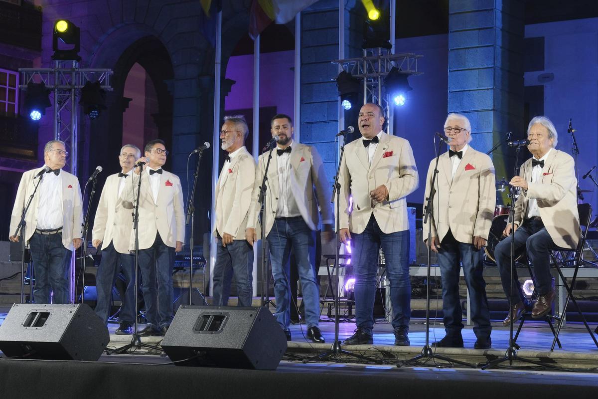 Los que no escarmientan en la Noche de Boleros.