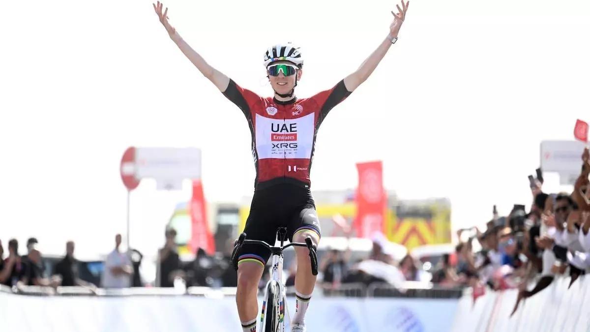 Pogacar celebra la séptima etapa del UAE