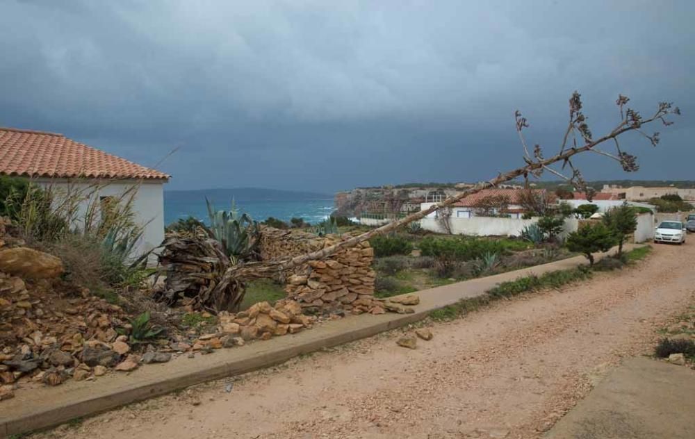 En Formenetra el viento, las olas y la lluvia han dibujado un paisaje muy especial