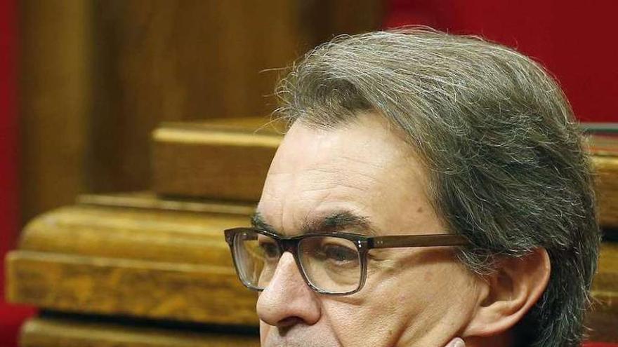 Artur Mas, durante el Pleno del viernes en la Cámara catalana. // Efe