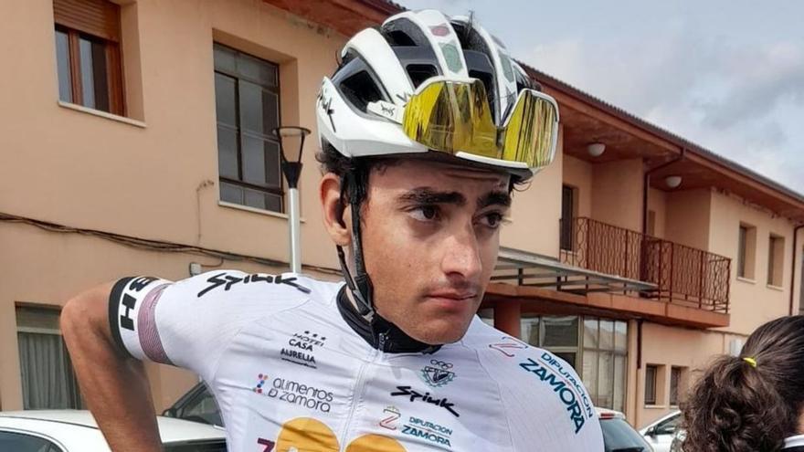 Jorge Galvez, del Zamora Enamora de ciclismo, sufre un accidente mientras entrenaba