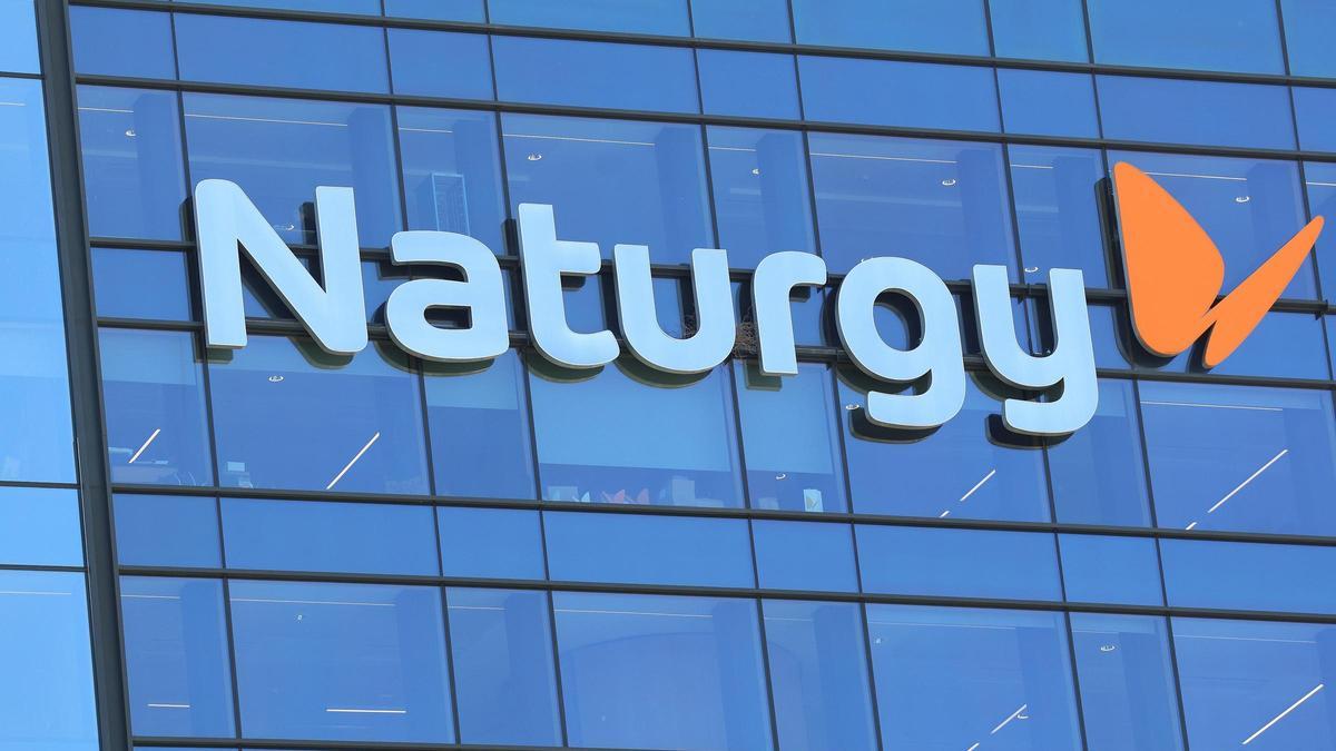 Archivo - Edificio de la sede de Naturgy, en Madrid (España)
