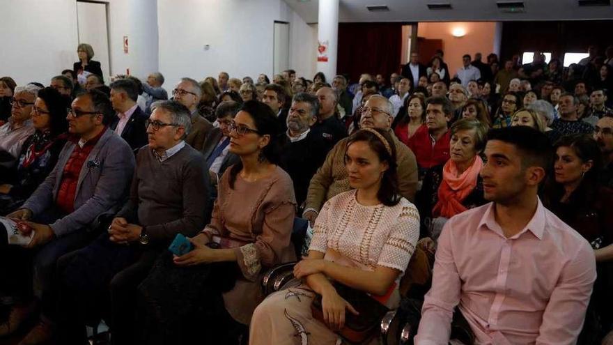 Natalia Zapatero (en primer plano), una de las premiadas en la asamblea de donantes de sangre.