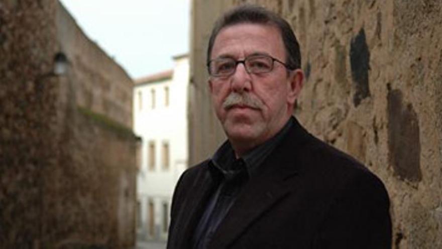 Fallece el escritor Ángel Campos
