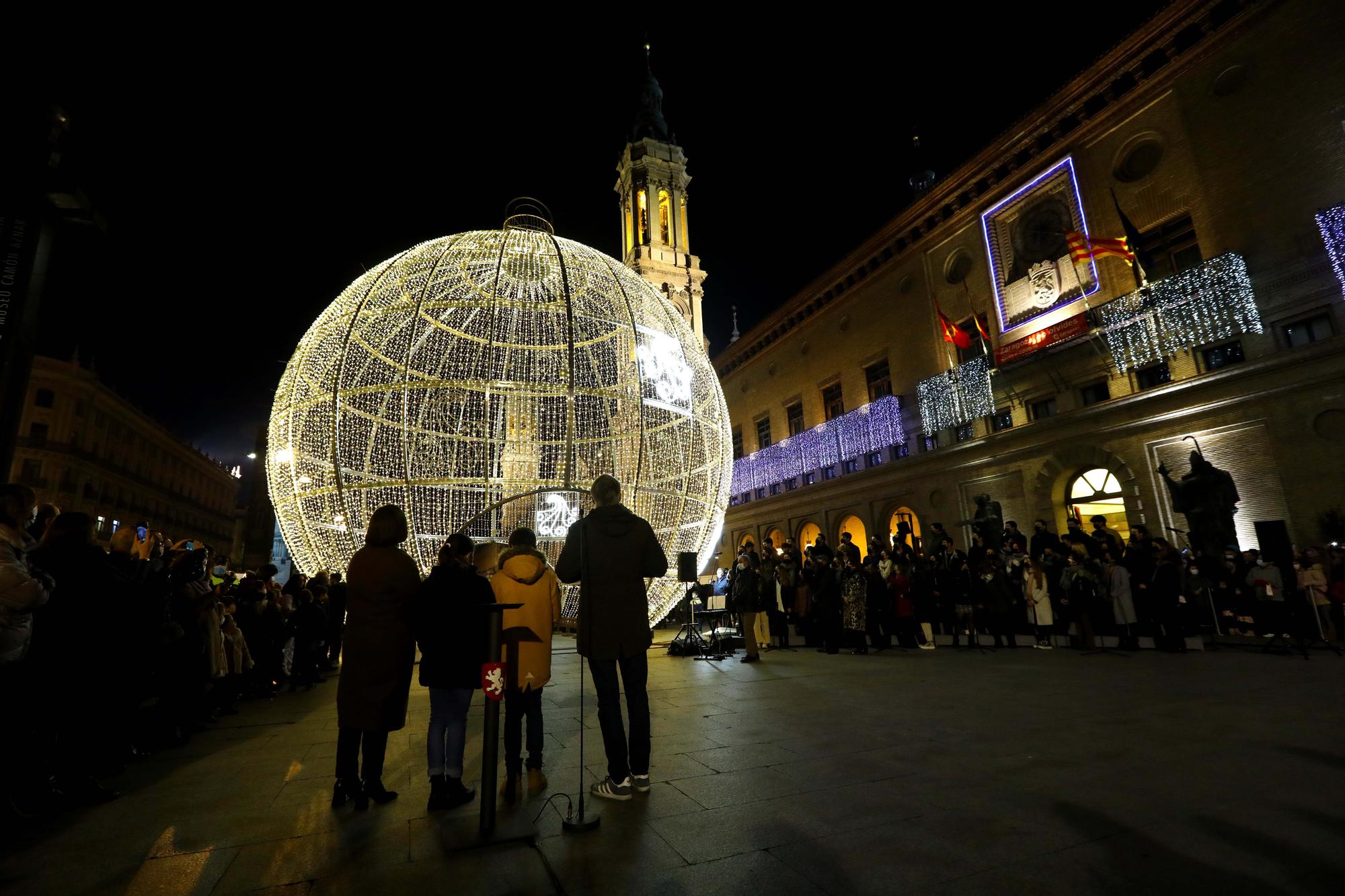 Zaragoza enciende la Navidad