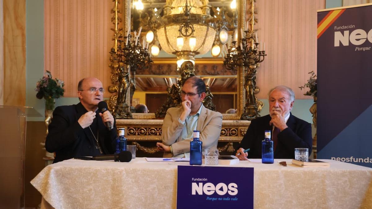 Munilla admite en la presentación del libro de Mayor Oreja en Alicante que la Iglesia “no estuvo a la altura” ante ETA
