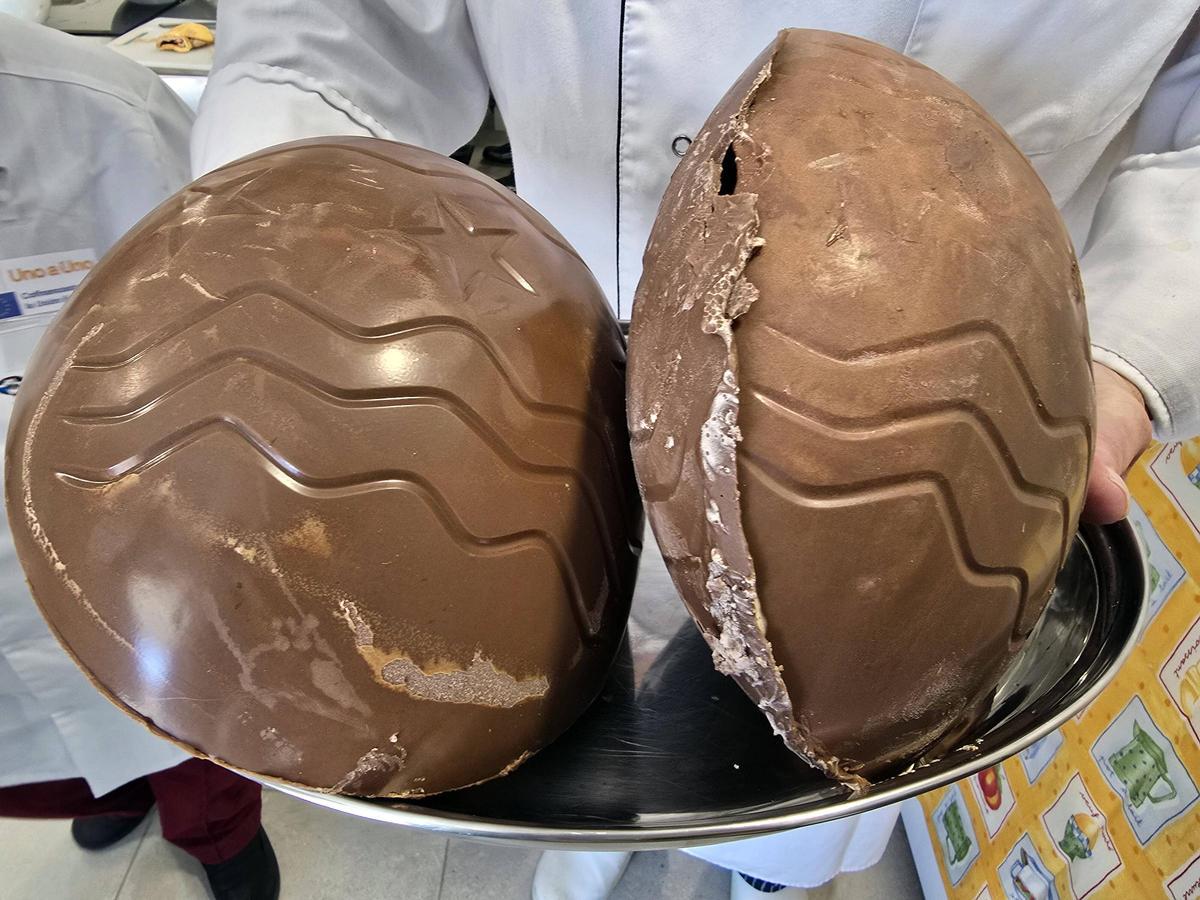 Menela regala huevos de pascua a Aldeas Infantiles Menela regala huevos de pascua a Aldeas Infantiles