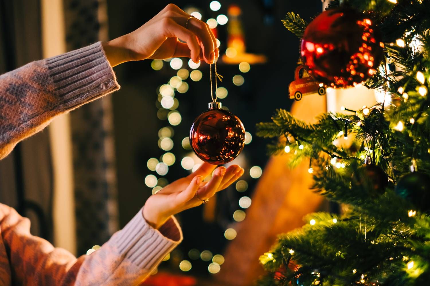 ÁRBOL DE NAVIDAD: 11 adornos para el árbol de Navidad bonitos, originales y  de tendencia