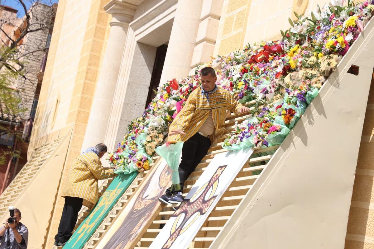 Así ha sido la ofrenda floral al patrón del municipio en San Vicente del Raspeig