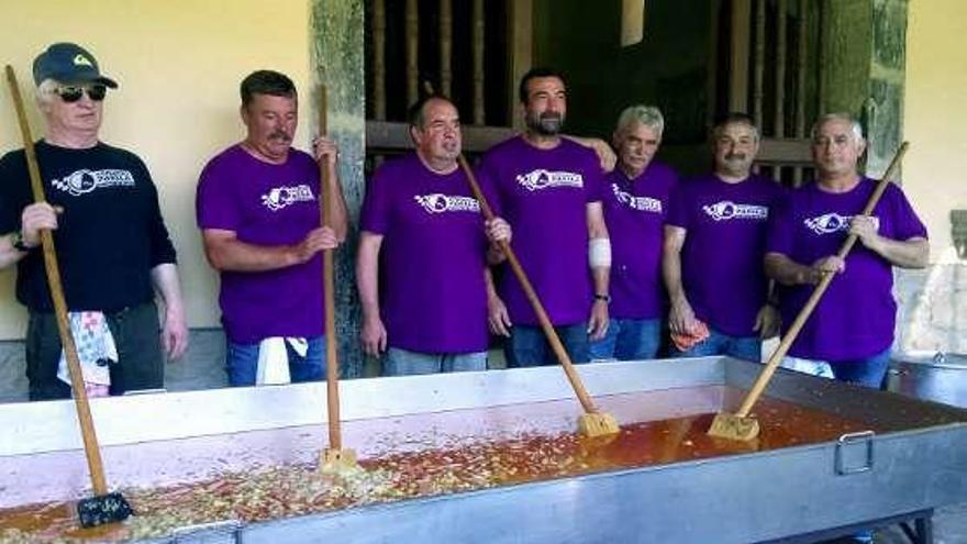 Paellada para los vecinos en Migalpiri