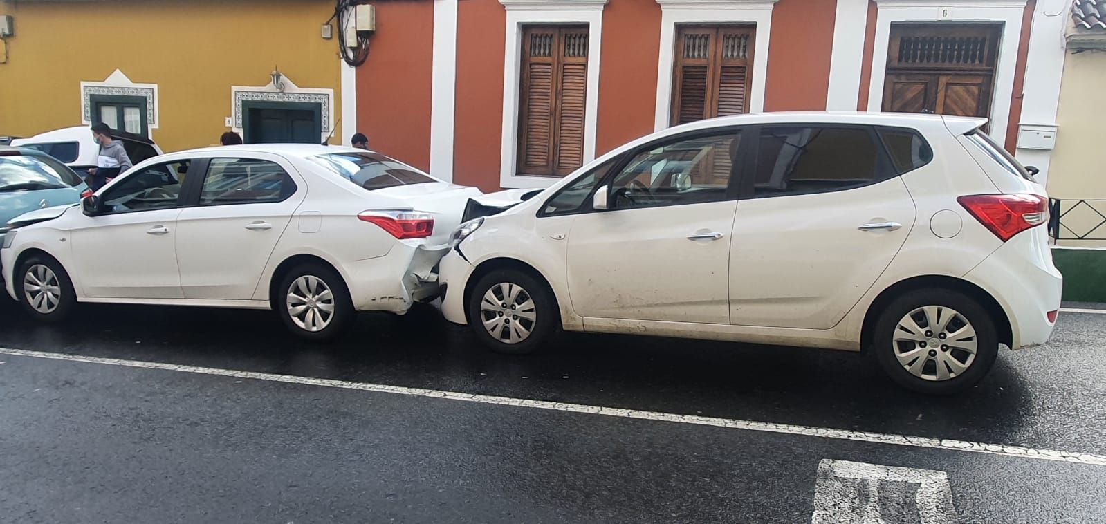 Cuatro vehículos implicados en un accidente en Monte Lentiscal